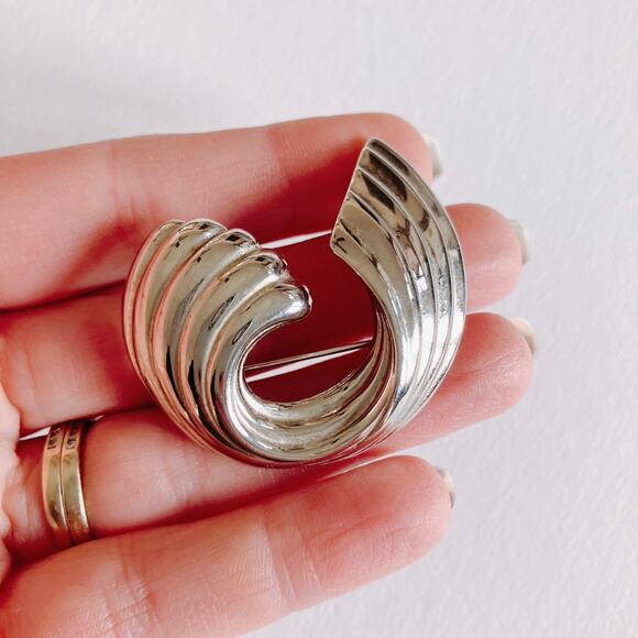 Vintage Signed Napier Brooch Silver Tone Mid Century Modernist Swirl Design Pin - Picture 2 of 11
